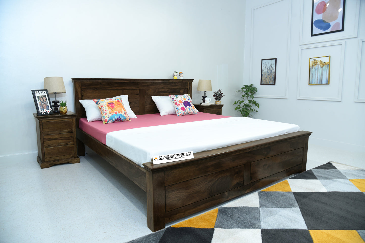 Timeless Elegance: Sheesham Wood Queen Size Bed