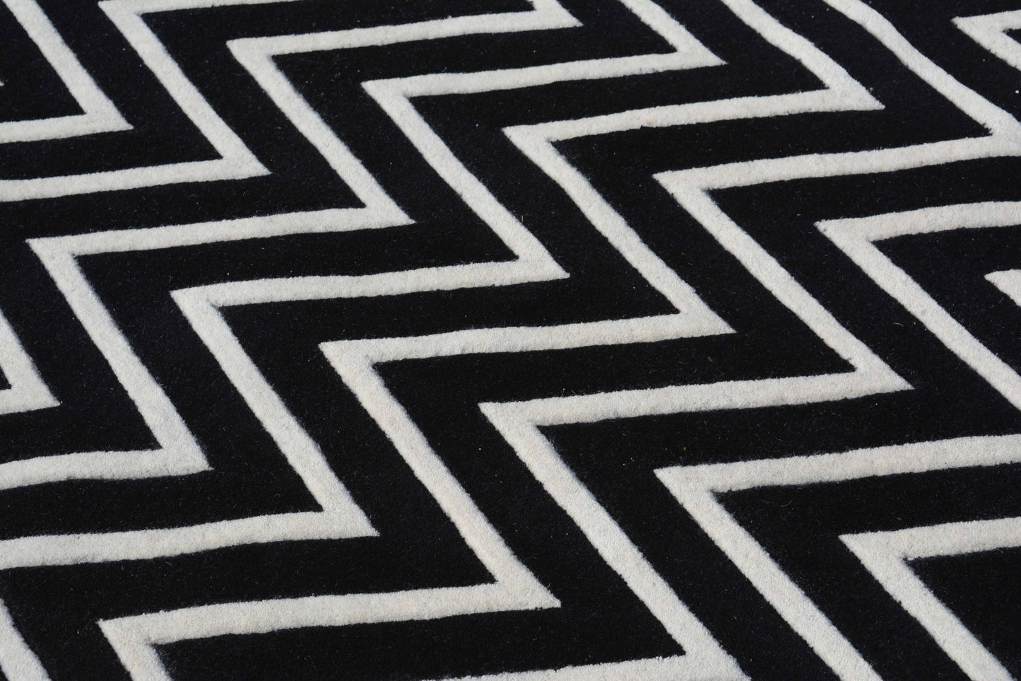 Black Hand Tufted Wool Carpet - ICHT1095